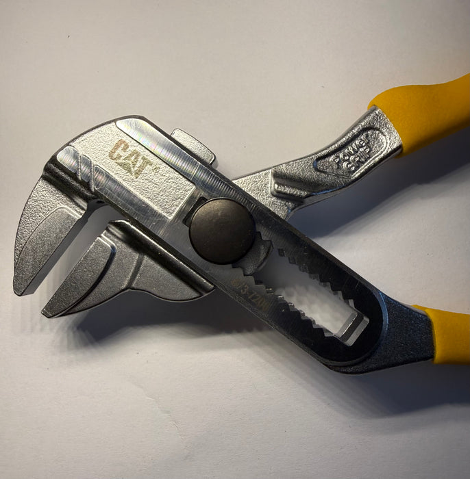 CAT Power Grip Pliers Wrench 180mm 673-7206