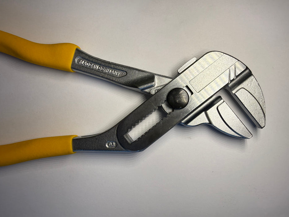 CAT Power Grip Pliers Wrench 250mm 673-7207