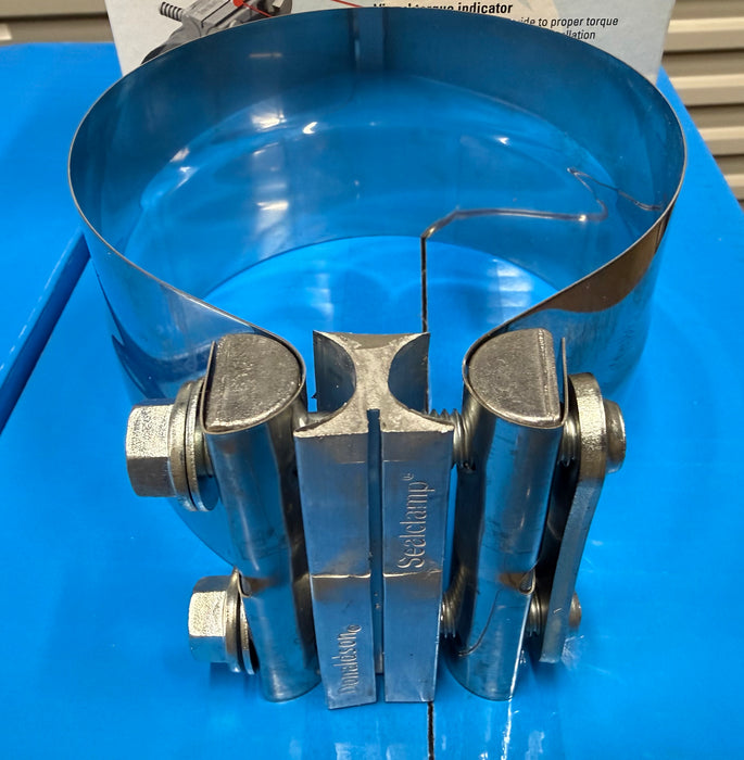Donaldson Stainless Steel Seal Clamp 5" 127MM X007785